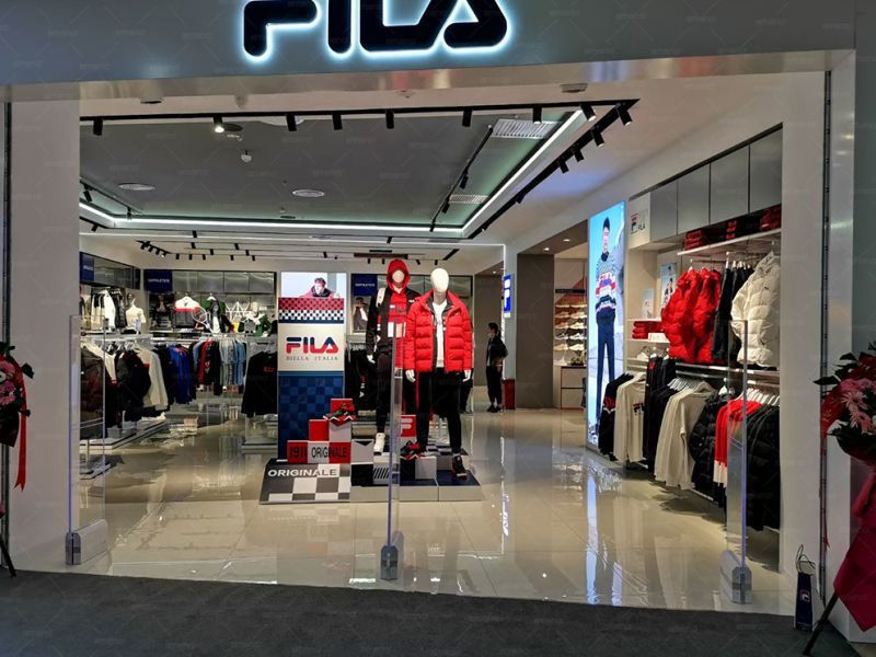 FILA لباس برانڈ اسٹور AM9800 آواز اور مقناطیسی اینٹی تھیفٹ ڈیوائس انسٹال کرتا ہے۔